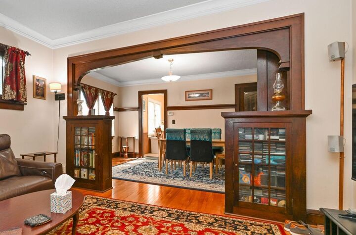 Property Photo: 913 Ottawa Avenue MN 55118