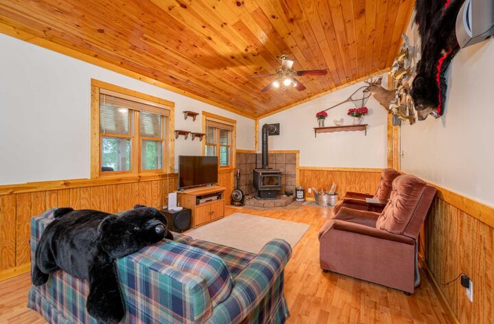 Property Photo: 32118 E Gunn Lake Trail MN 56657