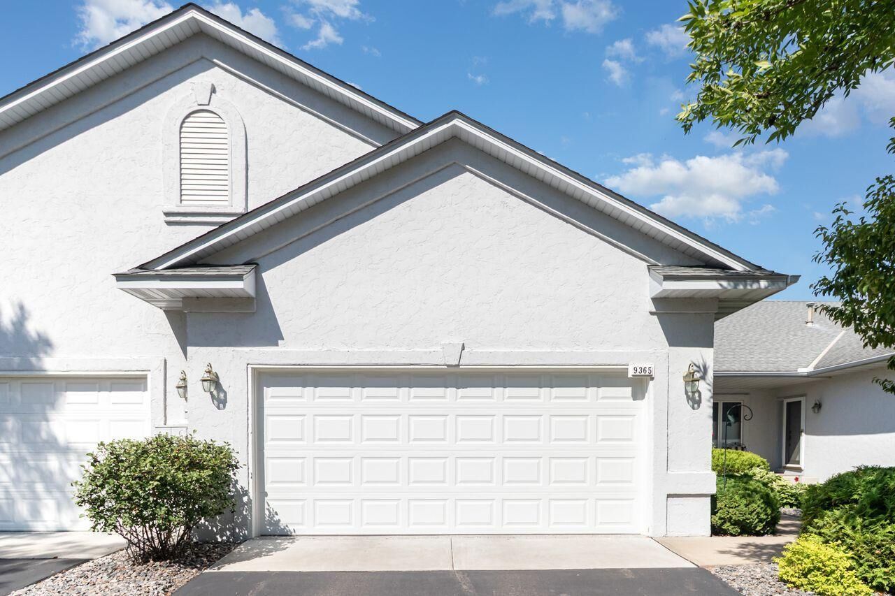 Property Photo: 9365 Tewsbury Bend MN 55311