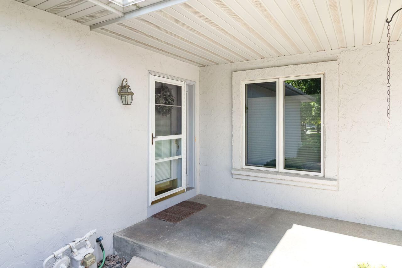 Property Photo: 9365 Tewsbury Bend MN 55311