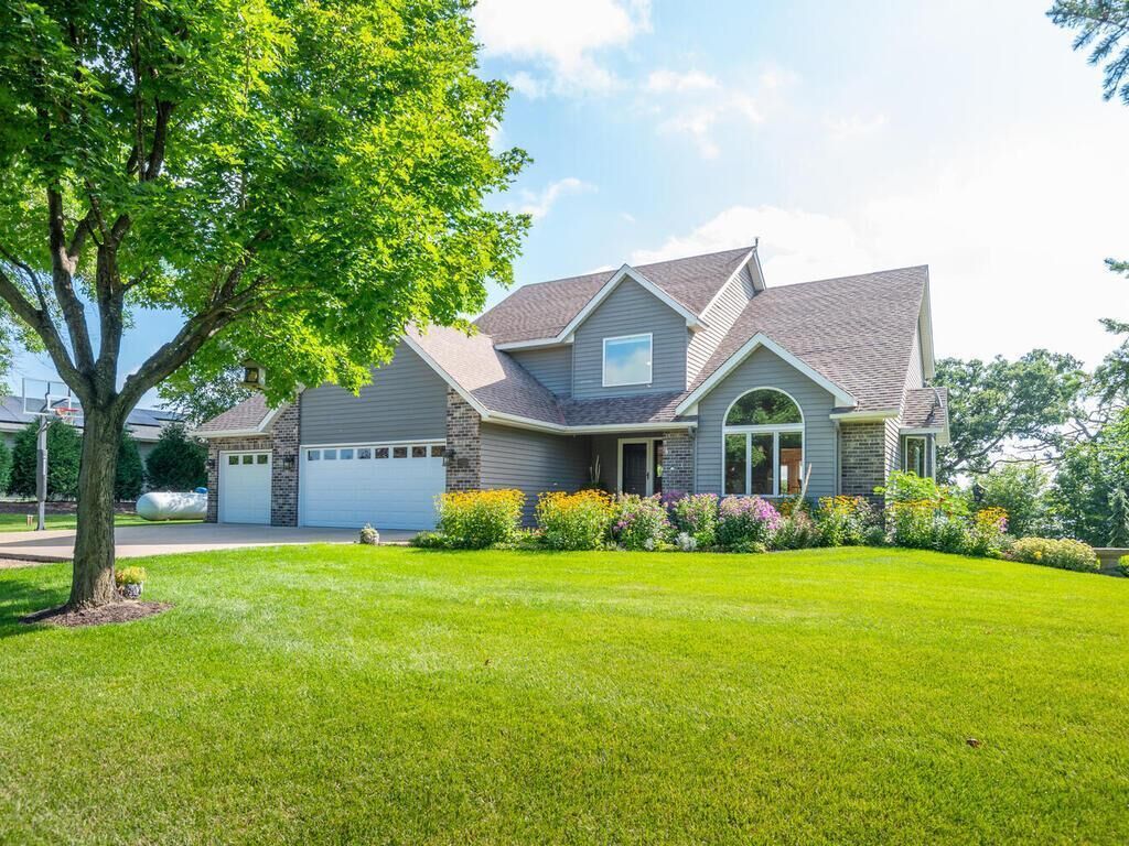Property Photo: 8835 County Road 43 MN 55318
