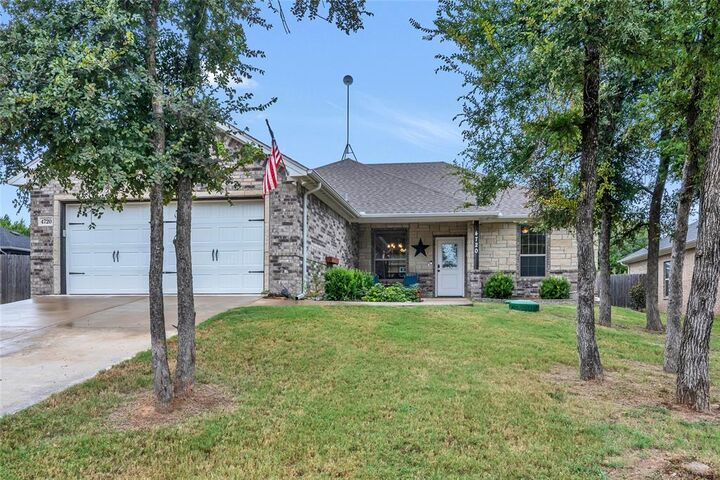 Property Photo: 4720 Medina Street TX 76048