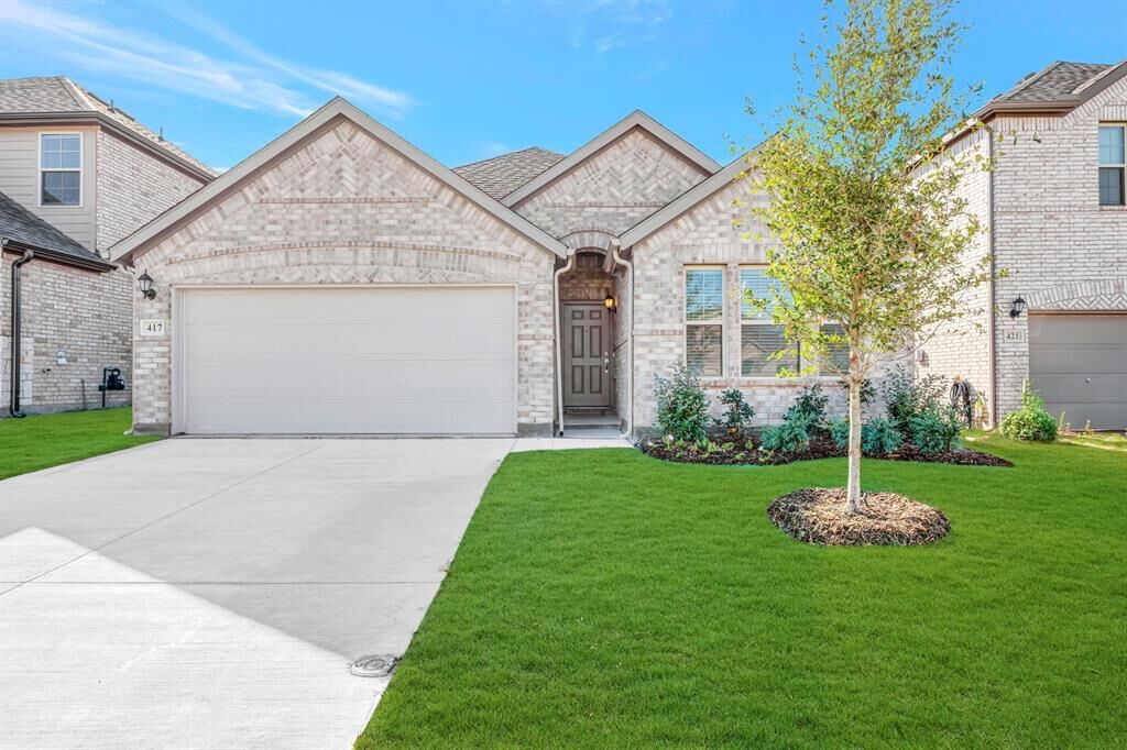 Property Photo:  417 Wydown Drive  TX 75407 