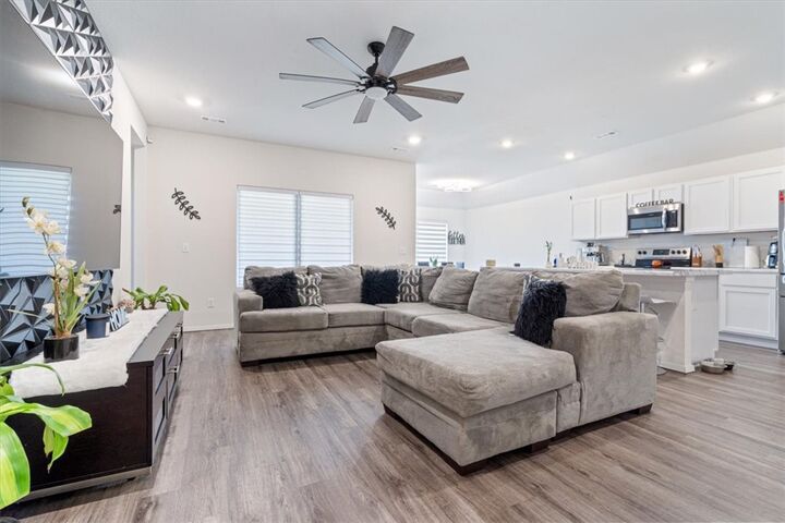 Property Photo: 5366 Sugarloaf Avenue AR 72764