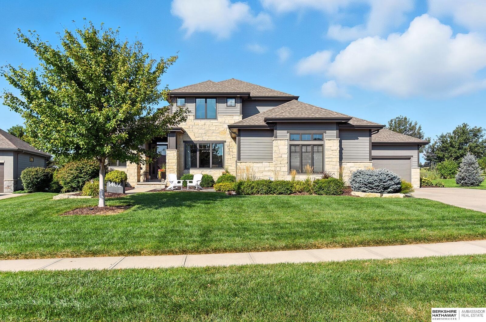 Property Photo: 1402 N 196th Street NE 68022