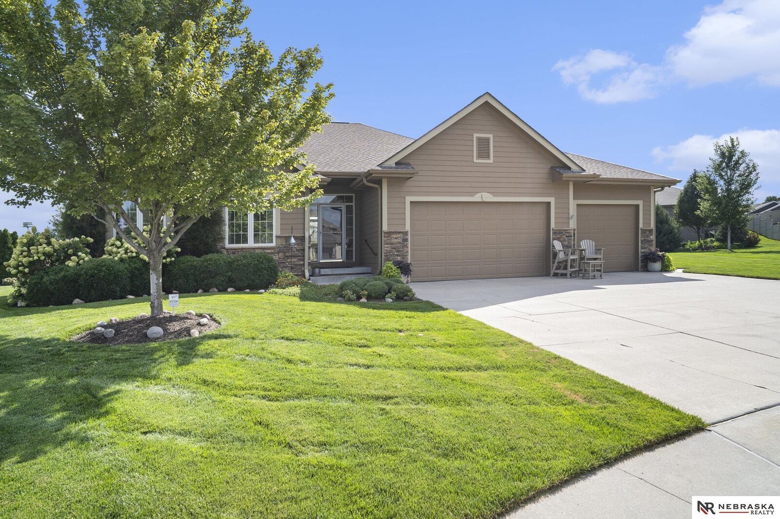 Property Photo: 19465 Washington Circle NE 68135