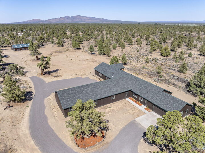 Property Photo: 25480 Bachelor Lane OR 97701