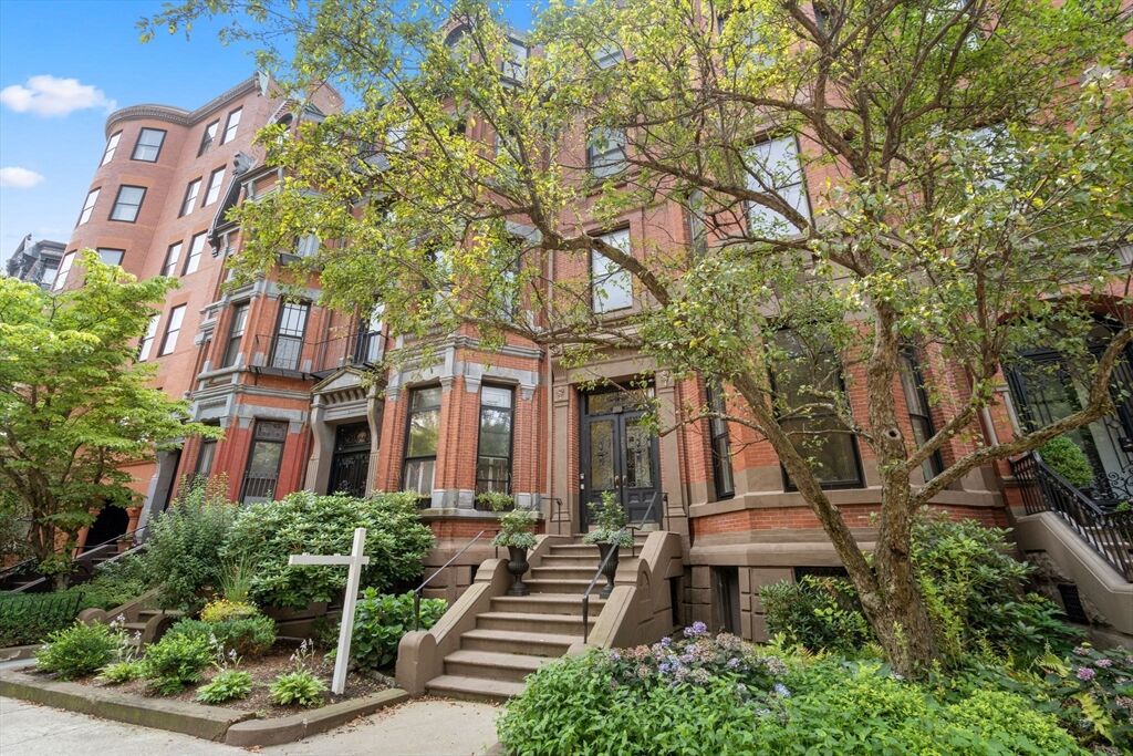 Property Photo: 298 Commonwealth Ave G1 MA 02115