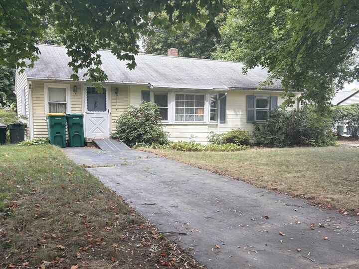 Property Photo:  8 Boyd Rd  MA 01801 