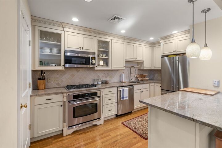 Property Photo:  299 Marlborough Street 1  MA 02116 