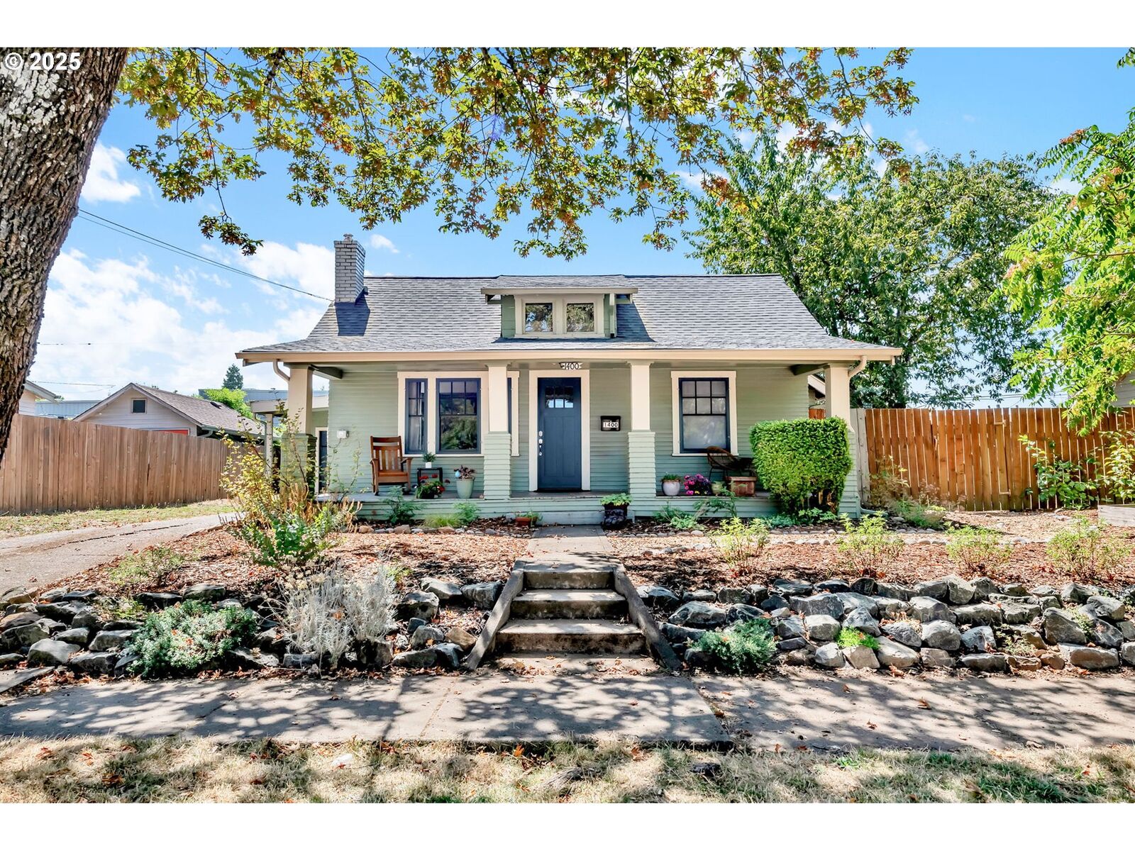 Property Photo: 1400 W 5th Ave OR 97402