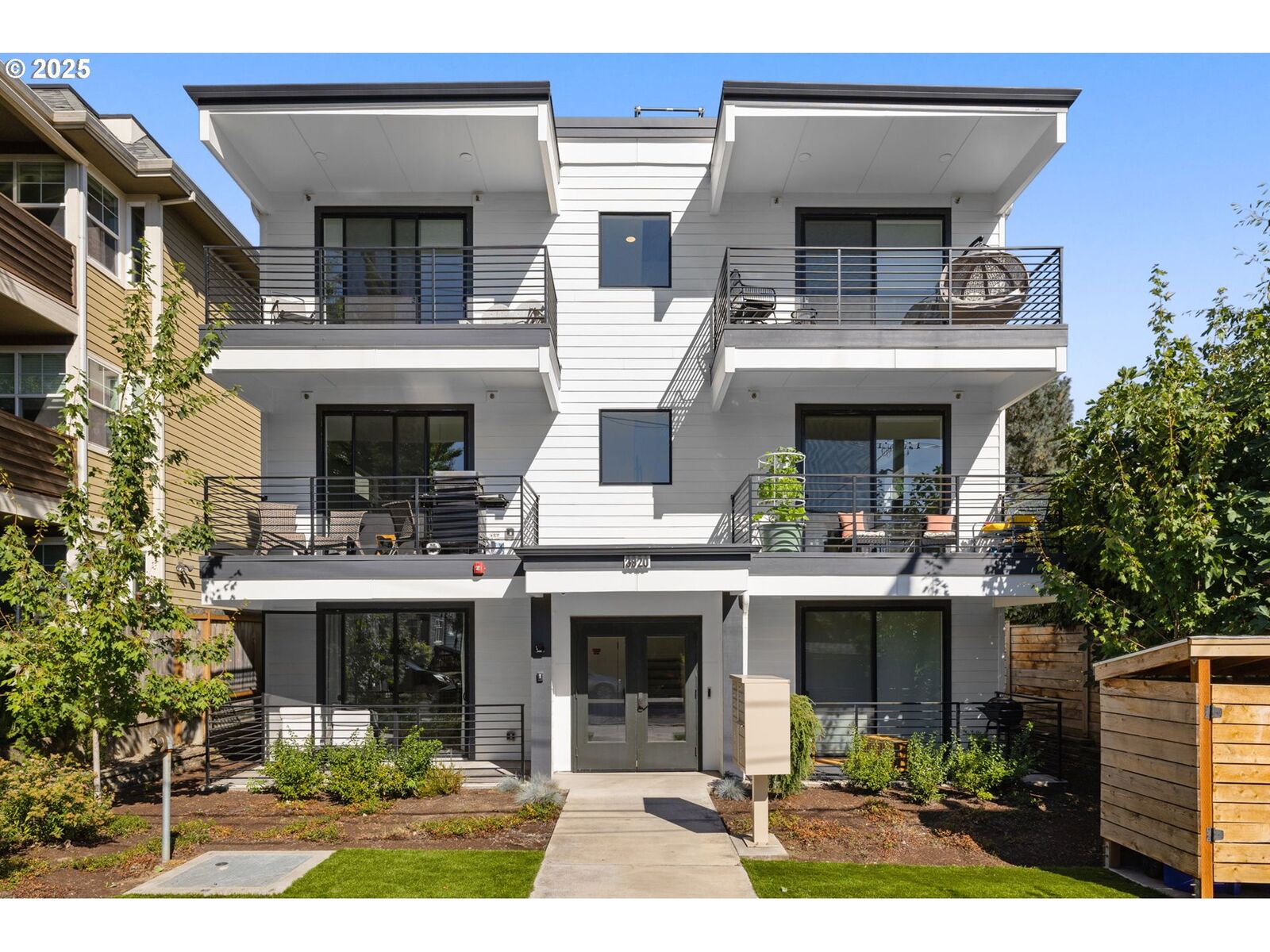 Property Photo: 3920 N Montana Ave 301 OR 97227