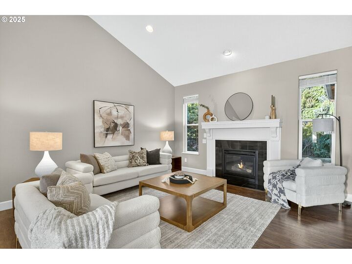 Property Photo: 322 NE 133rd Ave OR 97230