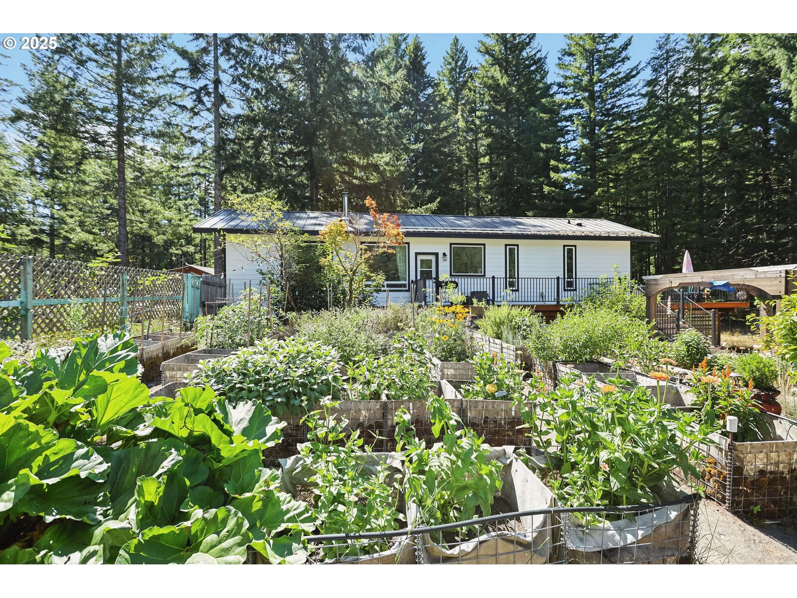 Property Photo:  11 Edgewater Dr  WA 98610 