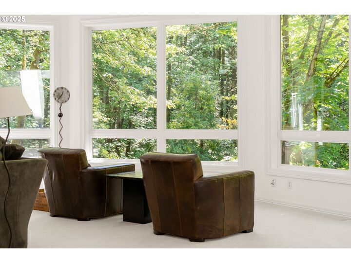 Property Photo: 1906 NW Norfolk Ct OR 97229