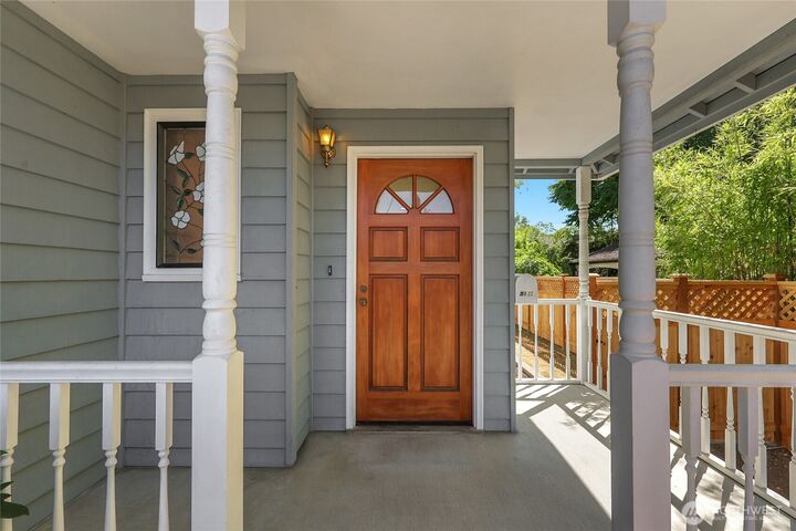 Property Photo: 5122 26th Avenue NE WA 98105