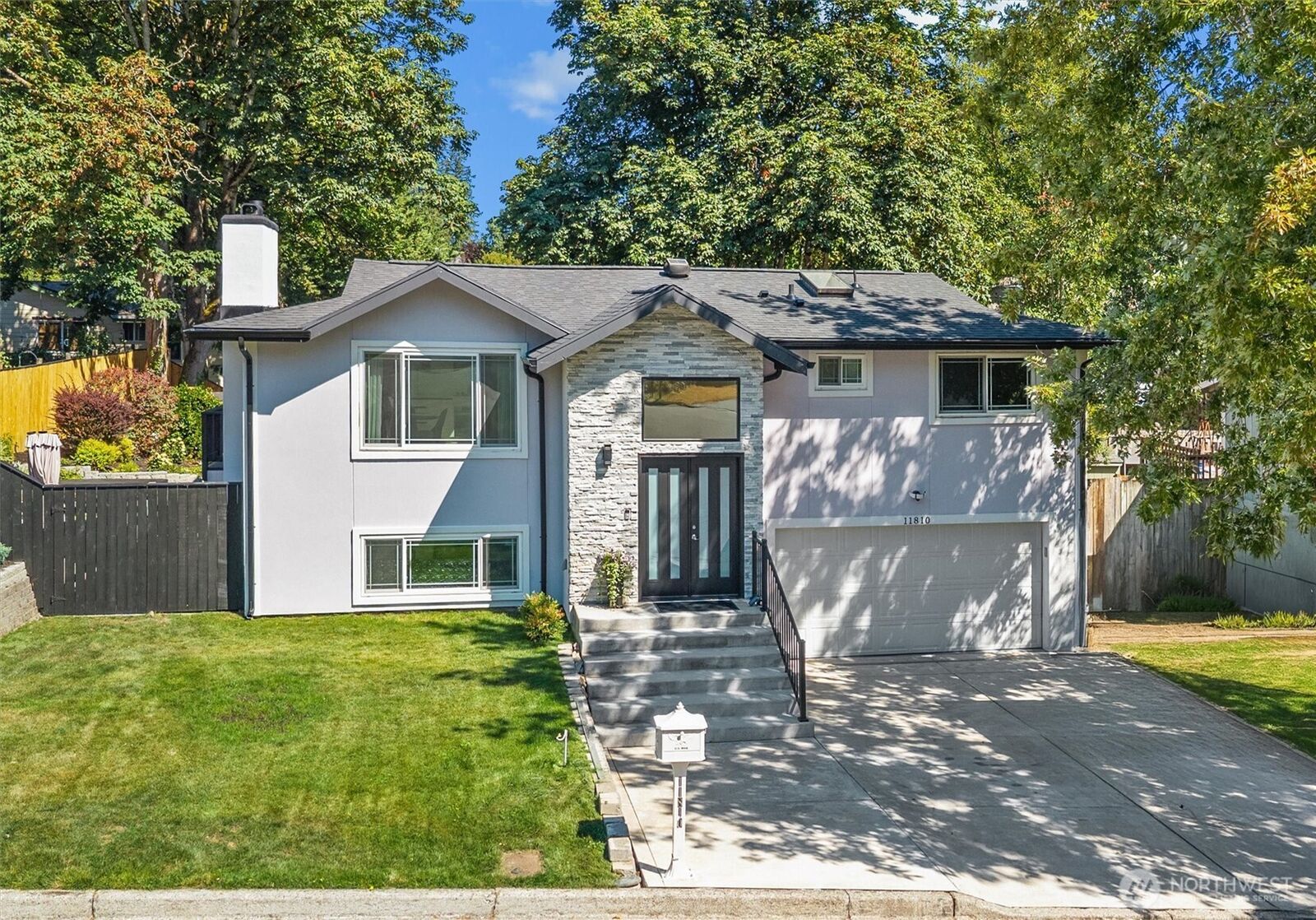 Property Photo: 11810 SE 323rd Place SE WA 98092