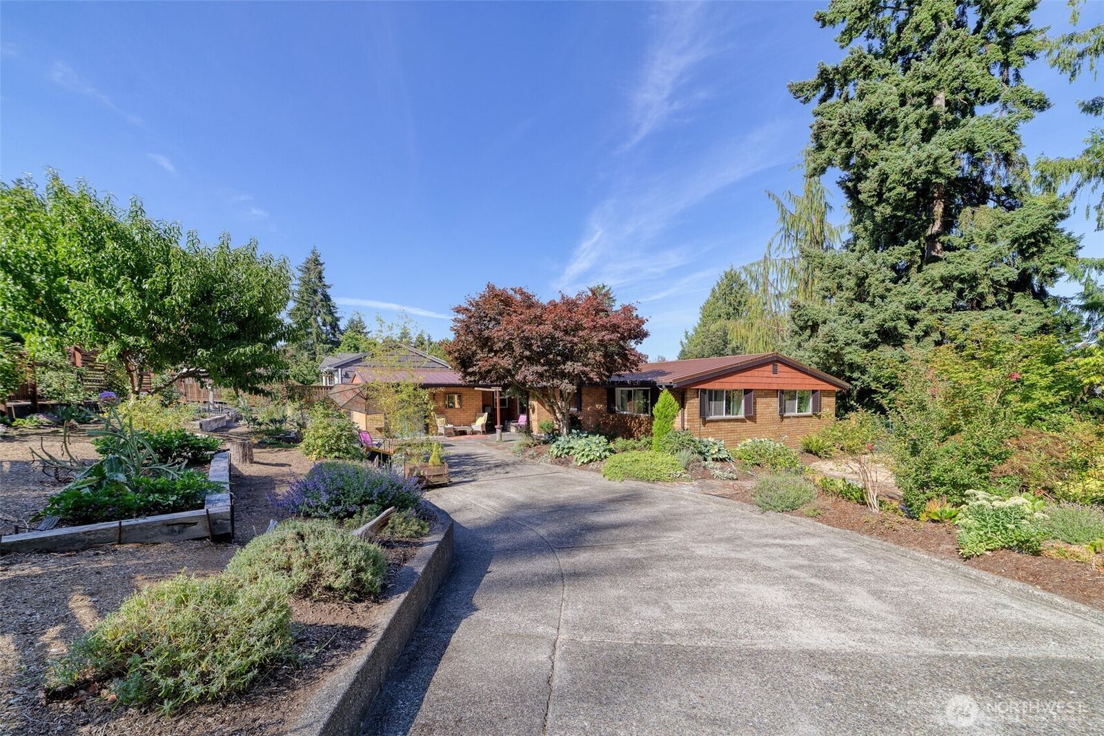 Property Photo: 404 SW 182nd Street WA 98166