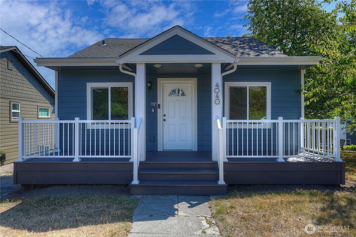 4040  32nd Avenue SW  Seattle WA 98126 photo
