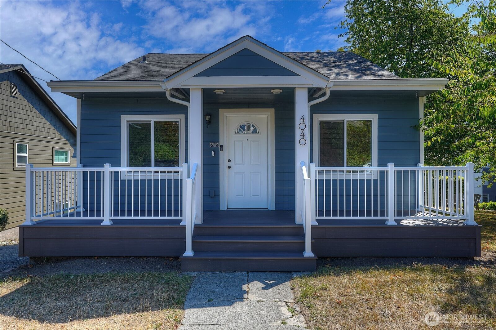 Property Photo: 4040 32nd Avenue SW WA 98126