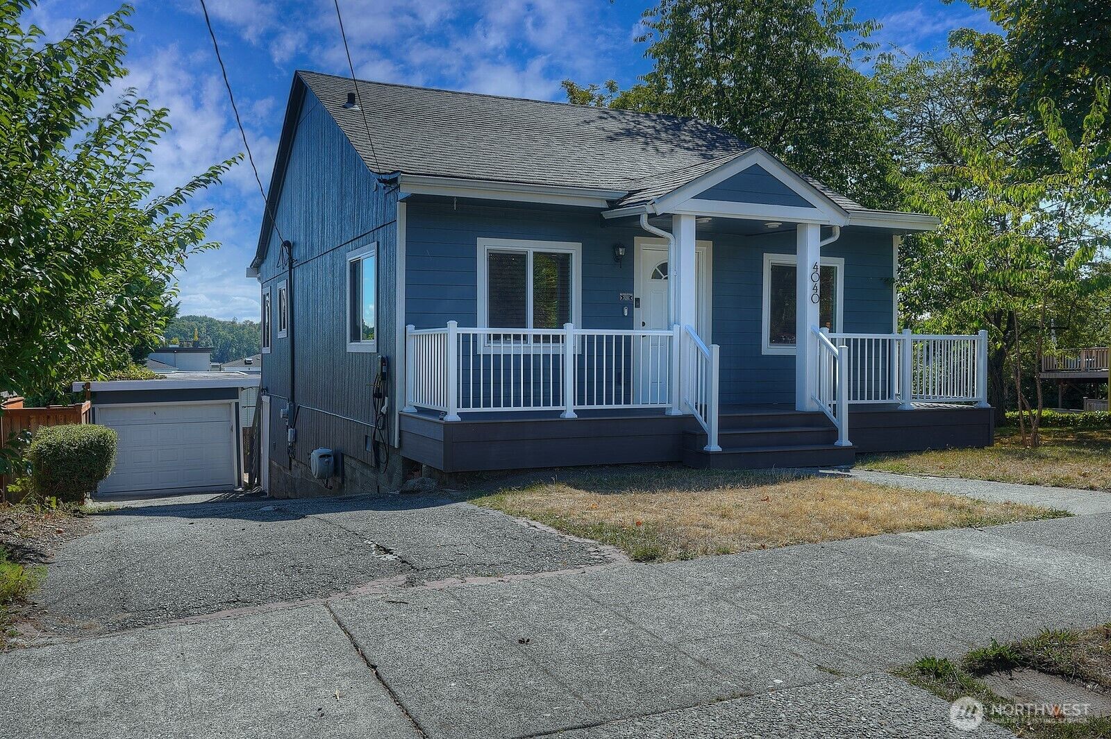 Property Photo: 4040 32nd Avenue SW WA 98126