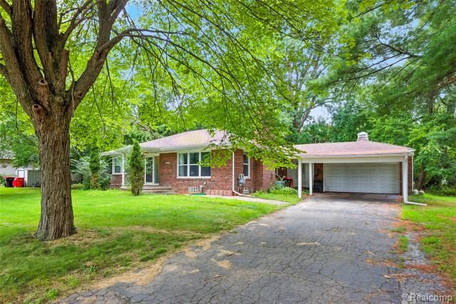 19910 Albany Avenue  Southfield MI 48075 photo