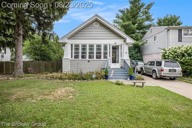 Property Photo: 140 E Lawrence Avenue MI 48073