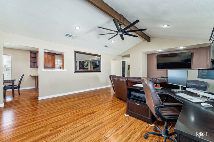 Property Photo:  307 E 12th Street  TX 76932 