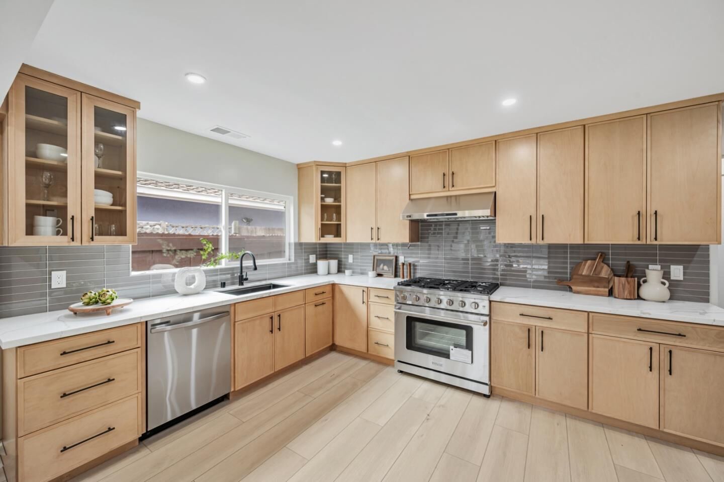 Property Photo:  304 Evergreen Drive  CA 94080 