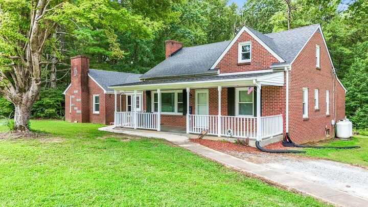 Property Photo: 101 Poorhouse Ln VA 23937