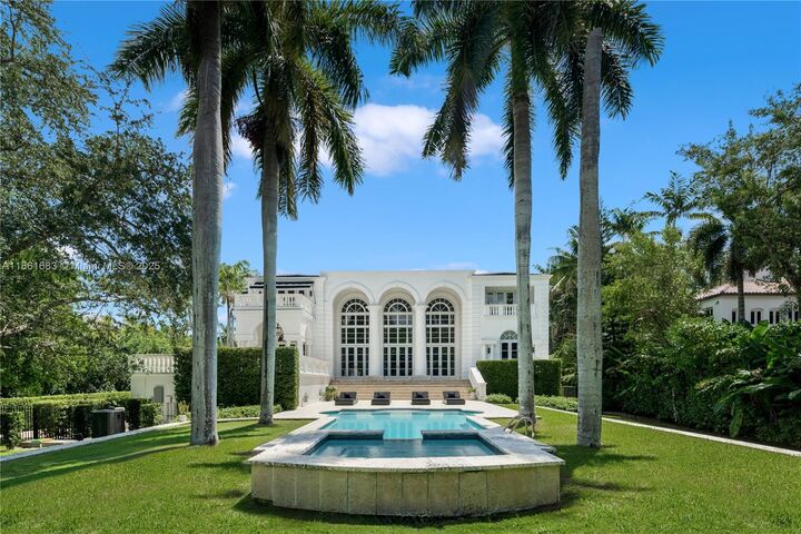 Property Photo: 26 Tahiti Beach Island Rd FL 33143