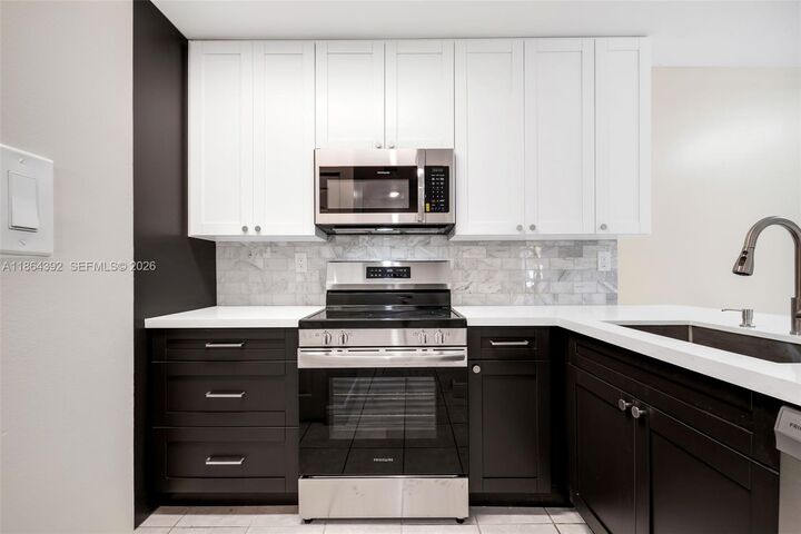 Property Photo: 15620 SW 80th St H-101 FL 33193