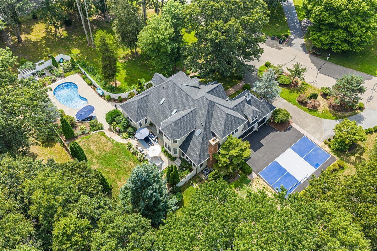 Property Photo:  4 Laconia Drive  CT 06413 