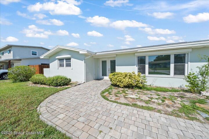 Property Photo:  1216 Seminole Drive  FL 32937 