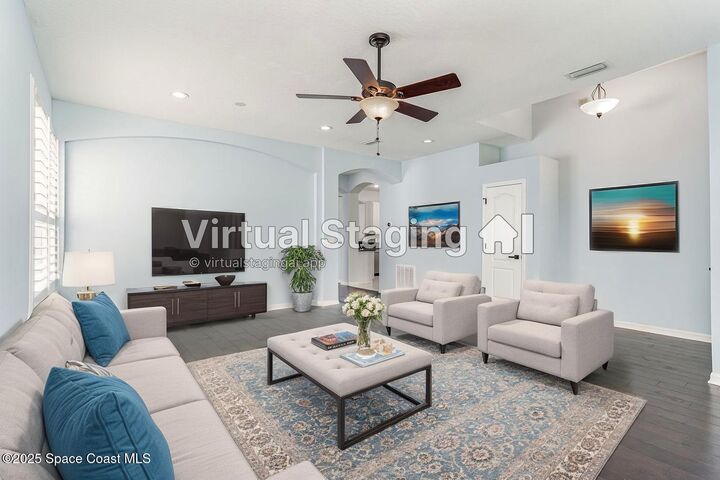 Property Photo:  321 Oceanside Boulevard  FL 32903 