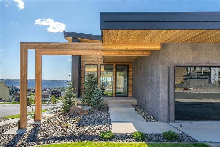 Property Photo: 8501 N Tessa St WA 99208
