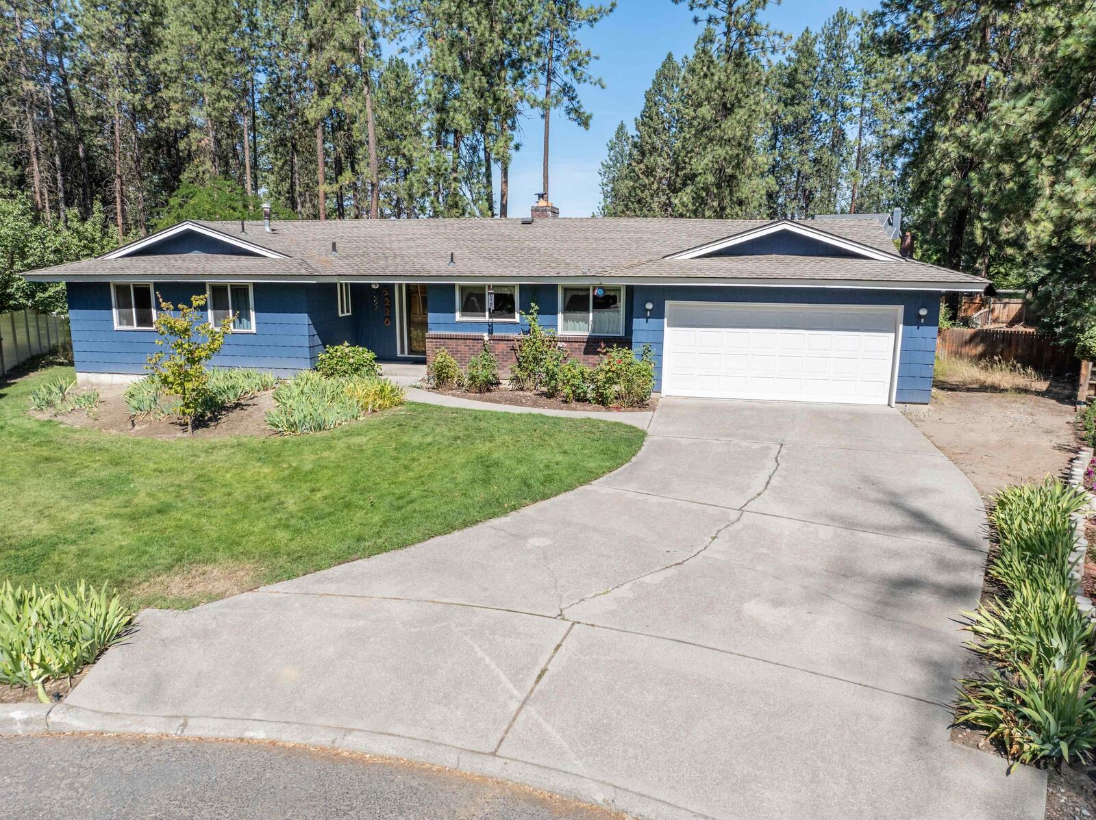 Property Photo:  5220 W Pinedale Ct  WA 99208 