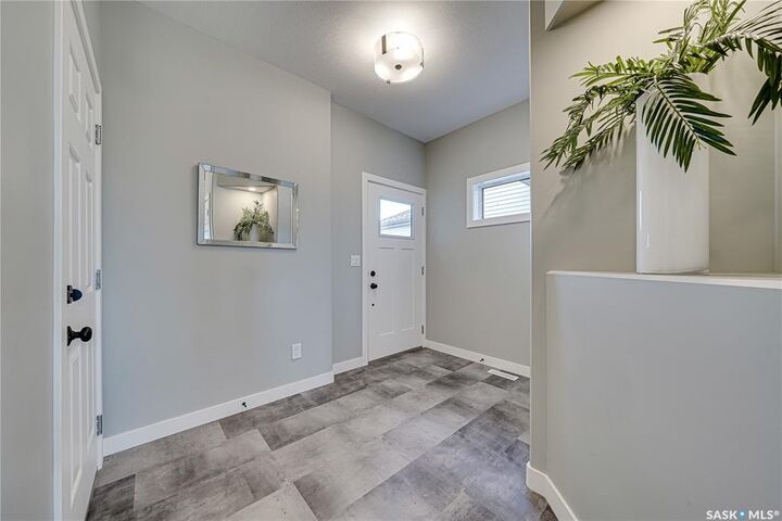 Property Photo: 463 Doran Crescent SK S7V 1W2
