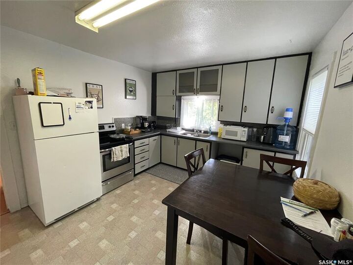 Property Photo:  407 3rd Street E  SK S9X 1H7 