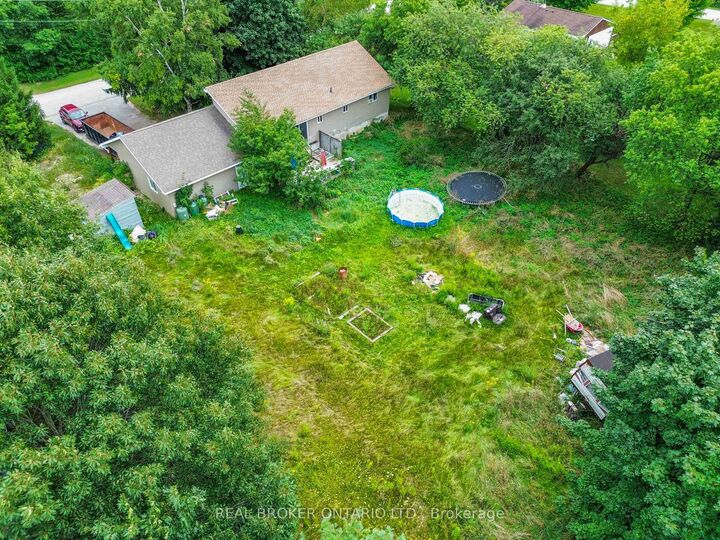 Property Photo:  108 Gordon Street S  ON N0H 2V0 