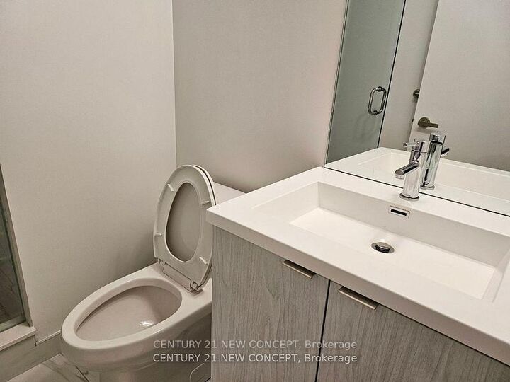 Photo de la propriété:  55 Cooper Street 7601  ON M5E 0G1 