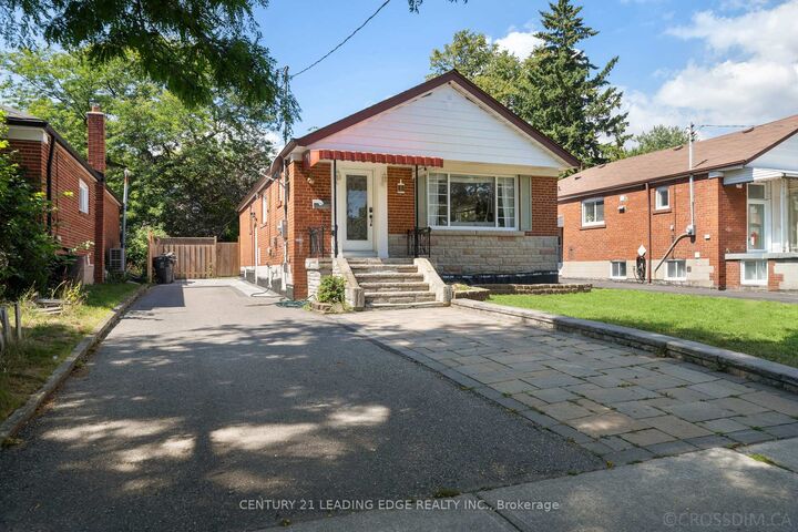 Photo de la propriété: 88 Canlish Road ON M1P 1S9