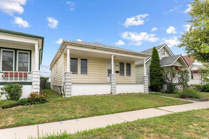 Property Photo:  1527 Albert Road  ON N8Y 3R3 