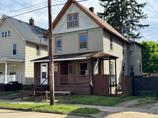 Property Photo:  14 Madison Avenue  PA 16365 