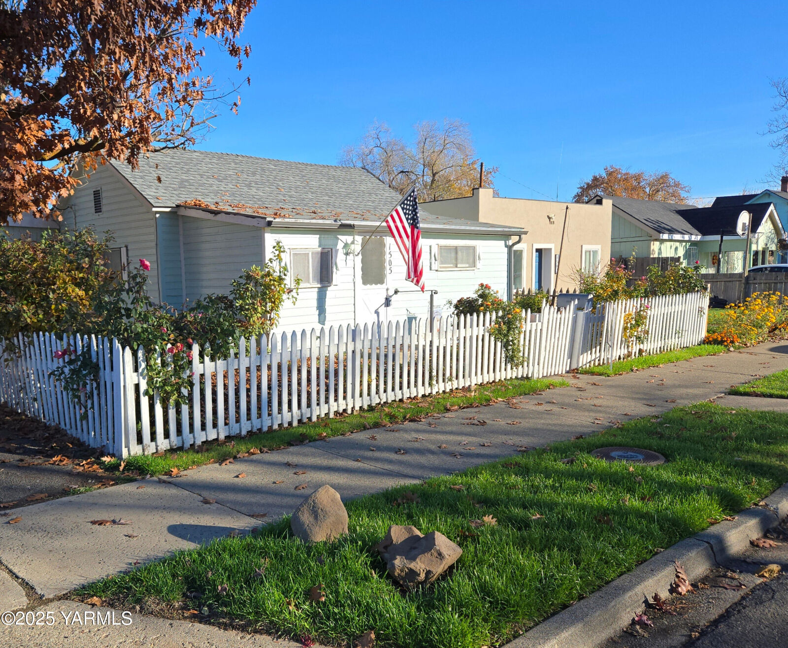 Property Photo: 1505 Fairbanks Ave WA 98902