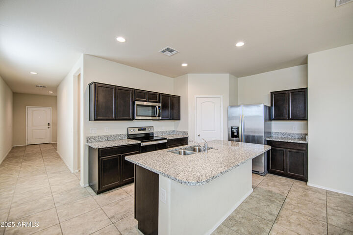 Property Photo: 5137 E Iridium Way AZ 85143
