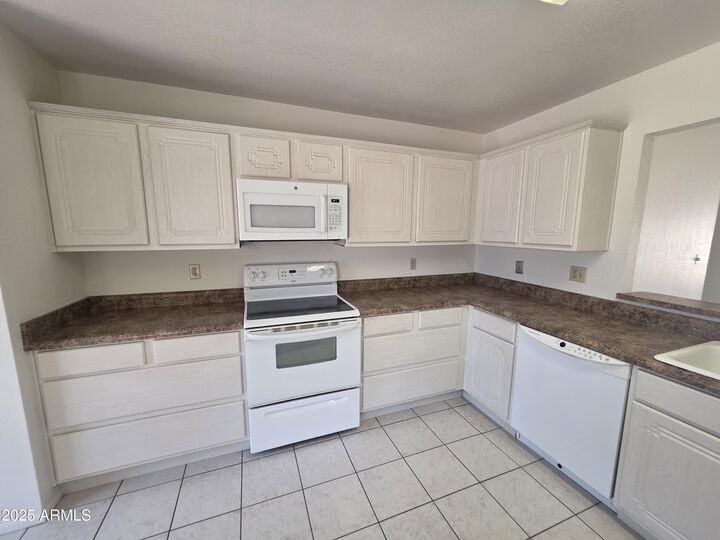 Property Photo: 7814 W Paradise Drive AZ 85345