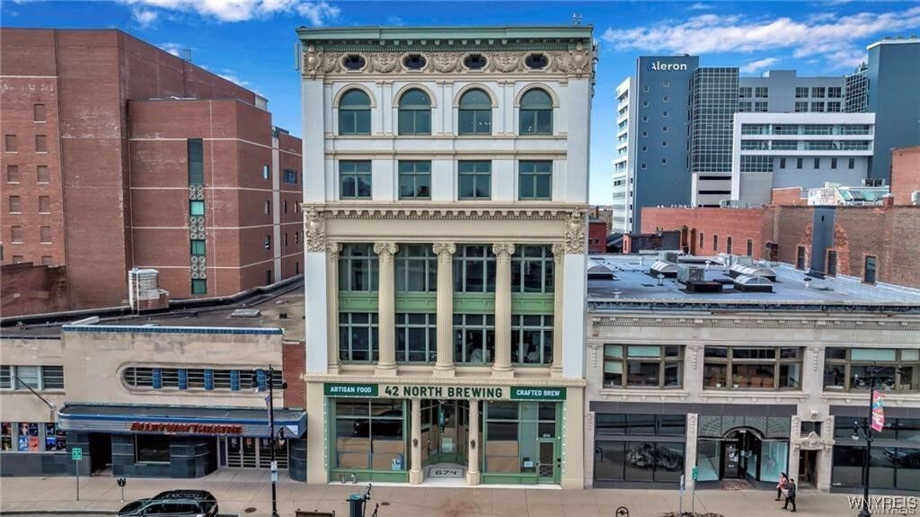 Property Photo:  674 Main Street 3  NY 14202 