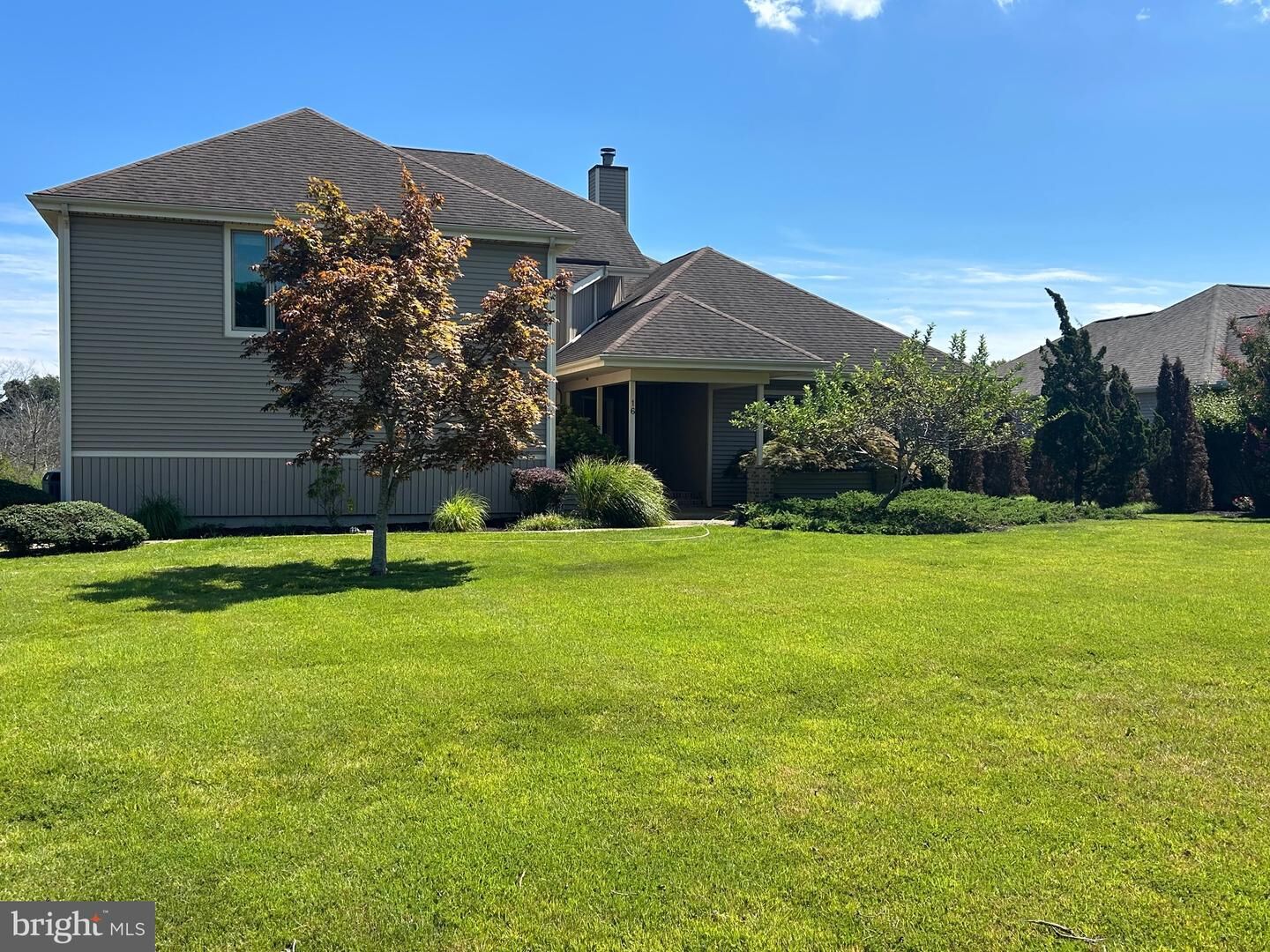 Property Photo: 16 Glade Circle E DE 19971