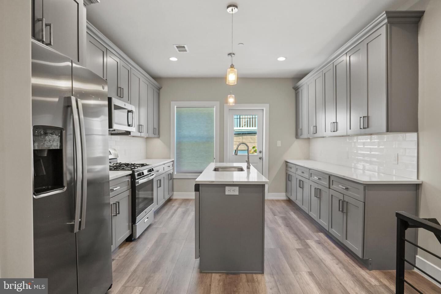 Property Photo: 725 Emily Street PA 19148